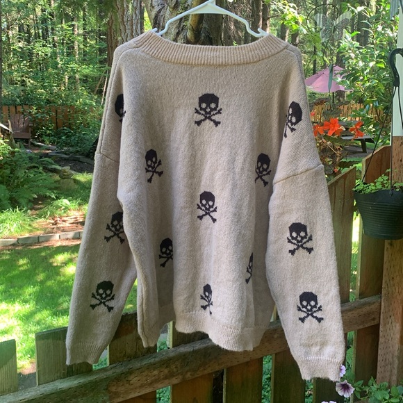 No Boundaries Beige Skull Pattern Sweater - Picture 2 of 7